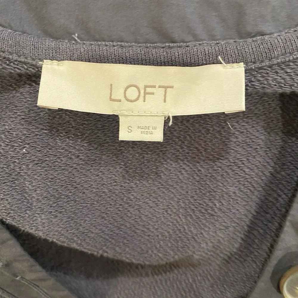 LOFT Women's Top Size S Gray Puff‎ Sleeve Button Detail V-Neck 3/4 Sleeve